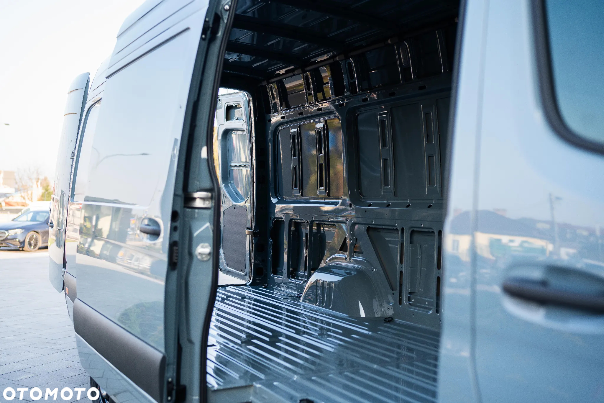 Mercedes-Benz Sprinter - 23