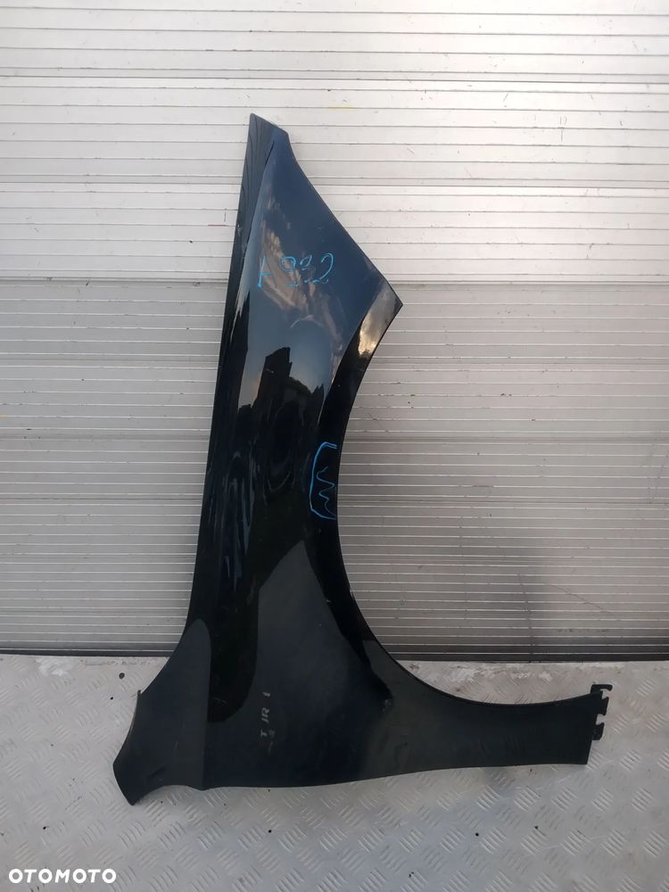 A918/A932/F977 MERCEDES A KLASA W177 BŁOTNIK PRAWY BIAŁY - 5