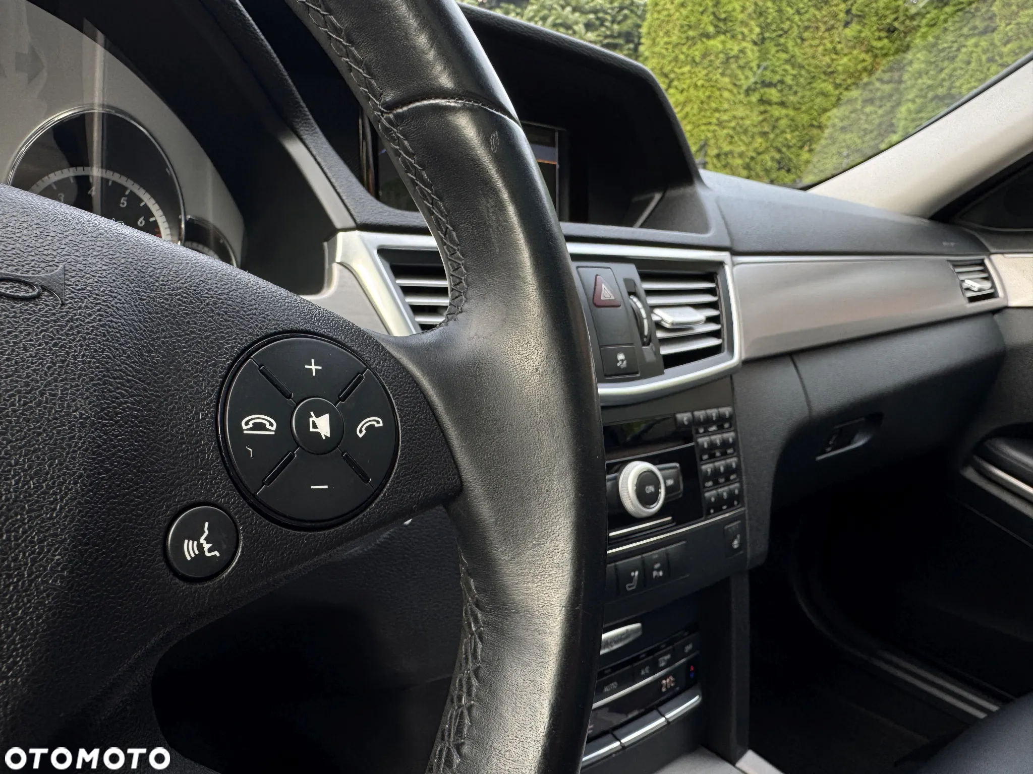 Mercedes-Benz Klasa E 250 CGI BlueEffICIENCY Avantgarde - 16