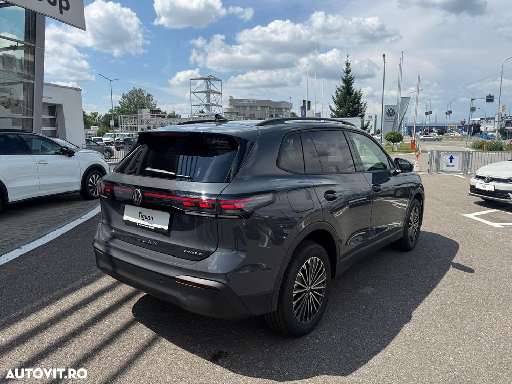 Volkswagen Tiguan - 8