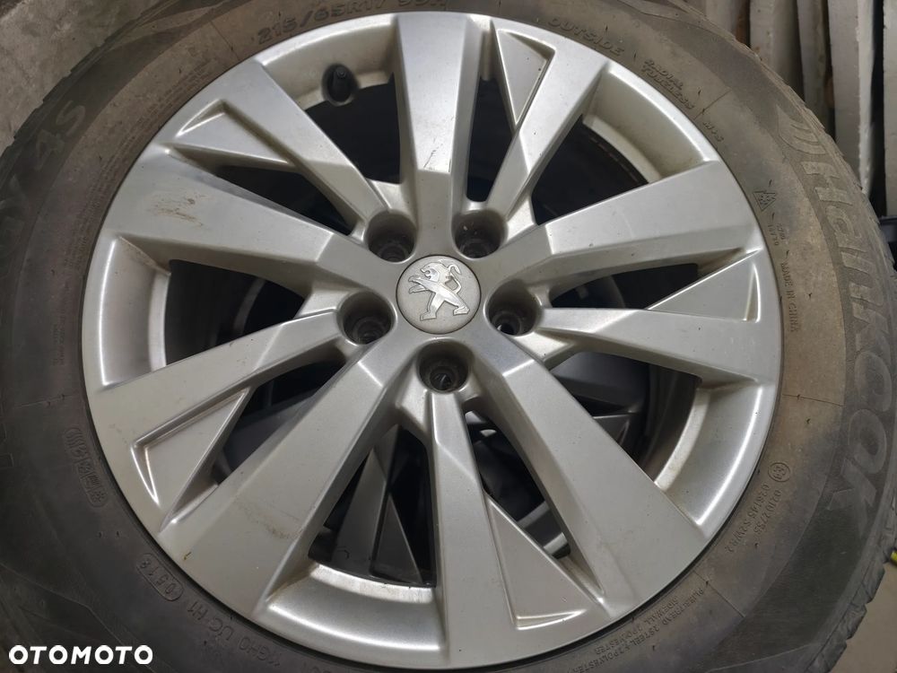 Peugeot 3008 BlueHDi 130 Stop & Start EAT8 Allure - 25