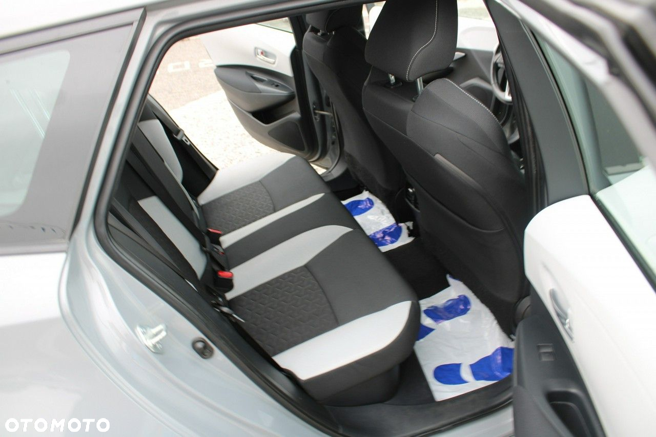 Toyota Corolla - 35