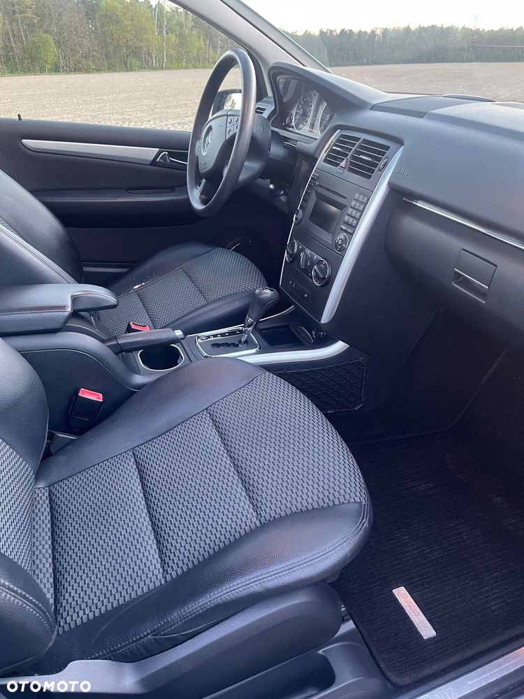 Mercedes-Benz Klasa B 180 CDI Autotronic - 11