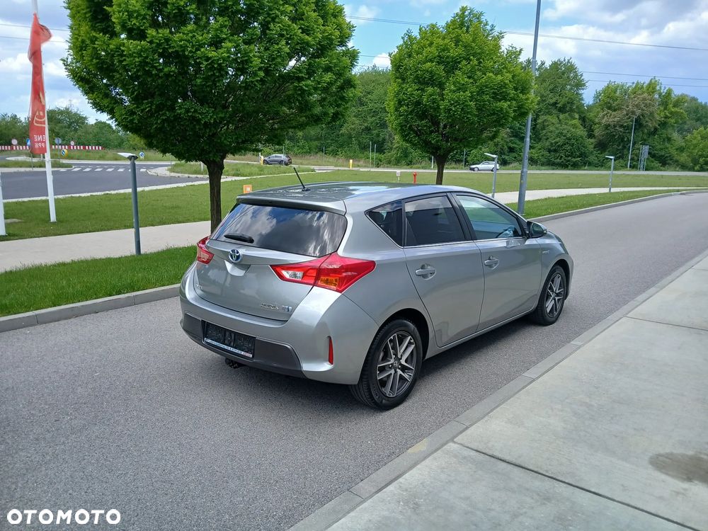 Toyota Auris 1.8 HSD Luna - 6