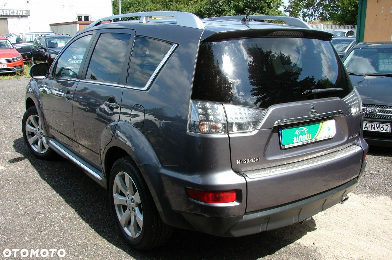 Mitsubishi Outlander - 4