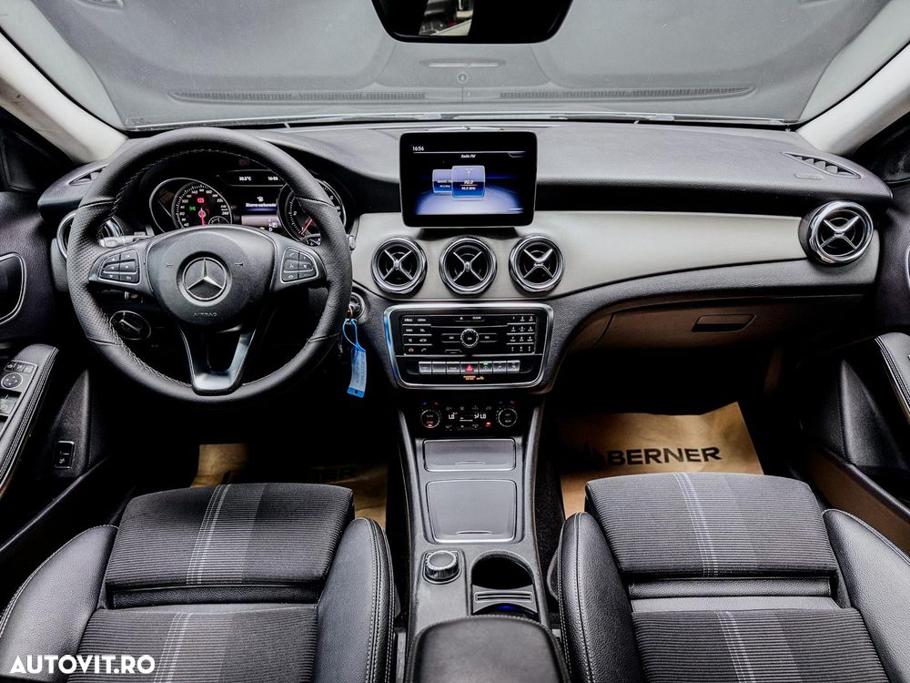 Mercedes-Benz GLA 200 d 4MATIC 7G-DCT Urban - 16