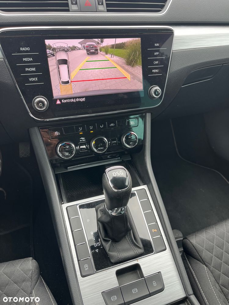 Skoda Superb 2.0 TDI Ambition DSG7 - 19