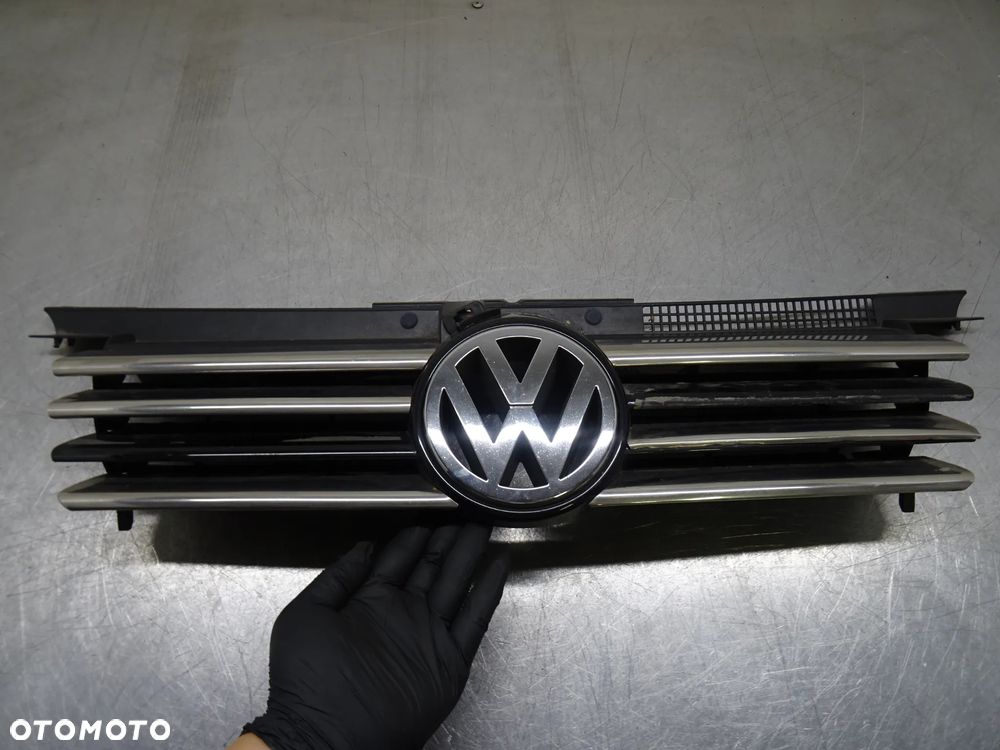 VW BORA IV 98-05 SEDAN 1.6B GRILL - 1