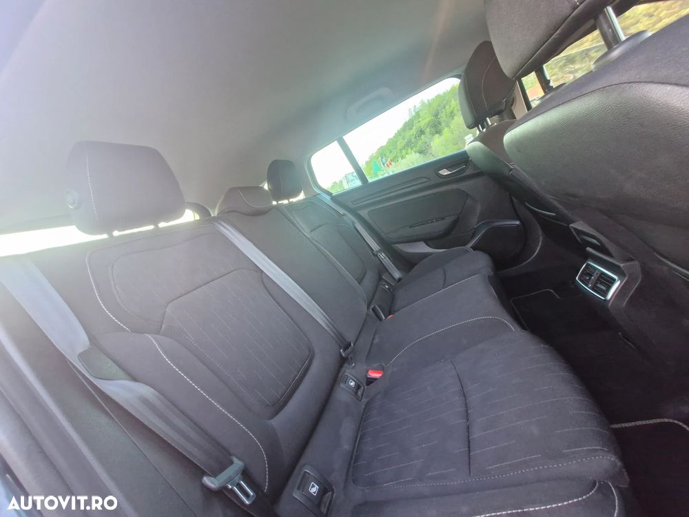 Renault Megane TCe 140 GPF LIMITED - 10