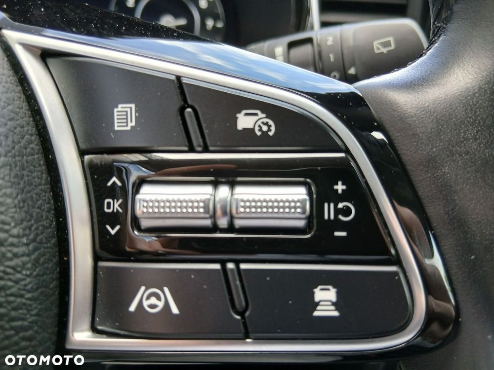 Kia XCeed 1.5 T-GDI Business Line DCT - 36