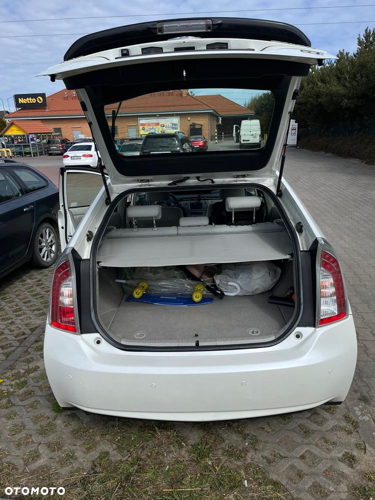 Toyota Prius 1.8 HSD Luna - 11