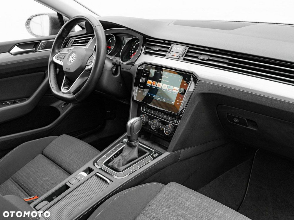 Volkswagen Passat 2.0 TDI EVO Business DSG - 33