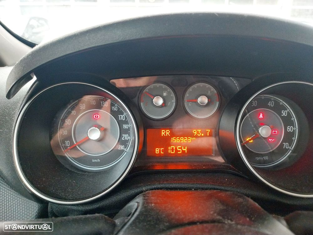 Fiat Punto 1.3 M-Jet Lounge S&S - 6