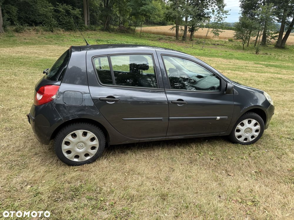 Renault Clio - 6