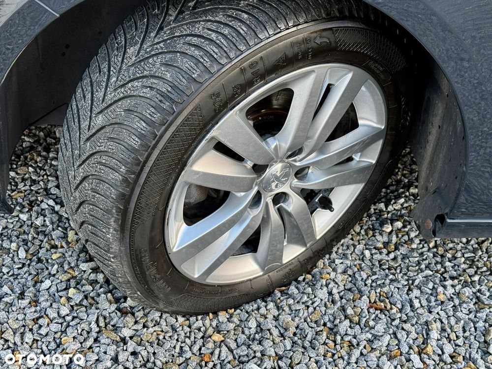 Peugeot 308 1.2 PureTech GPF Active S&S - 32