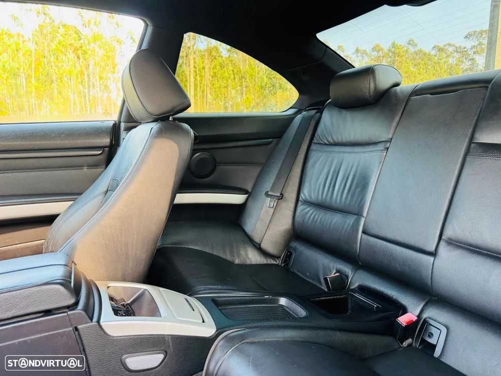BMW 320 d Coupe - 38