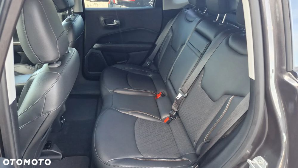 Jeep Compass 1.4 MultiAir Longitude - 19