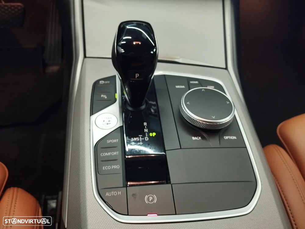 BMW 320 d Auto - 30