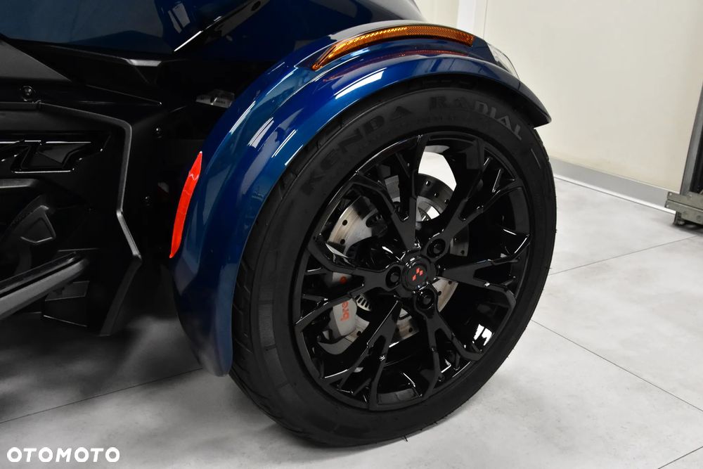 Can-Am Spyder - 27