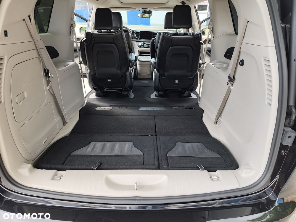 Chrysler Pacifica - 29