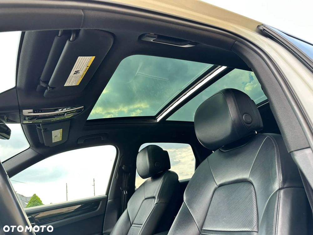 Porsche Cayenne - 15