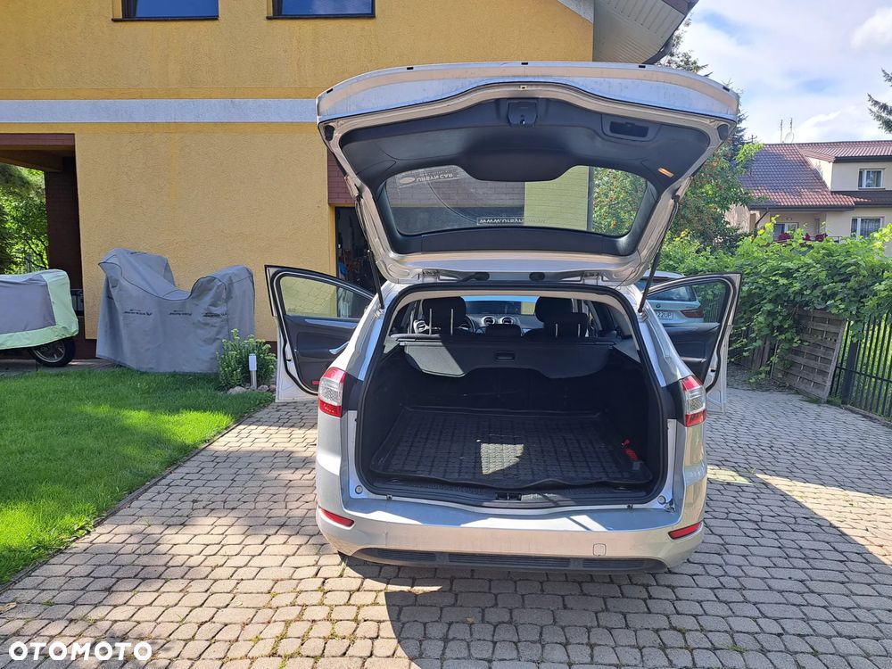 Ford Mondeo 2.0 TDCi Ambiente - 20