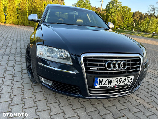 Audi A8 4.2 FSI quattro Langversion