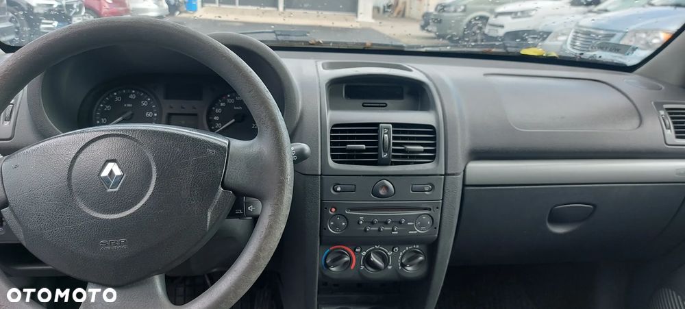 Renault Clio - 9