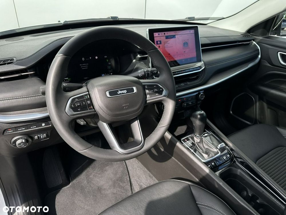 Jeep Compass - 12