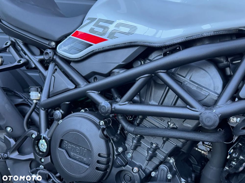 Benelli 752 S - 6