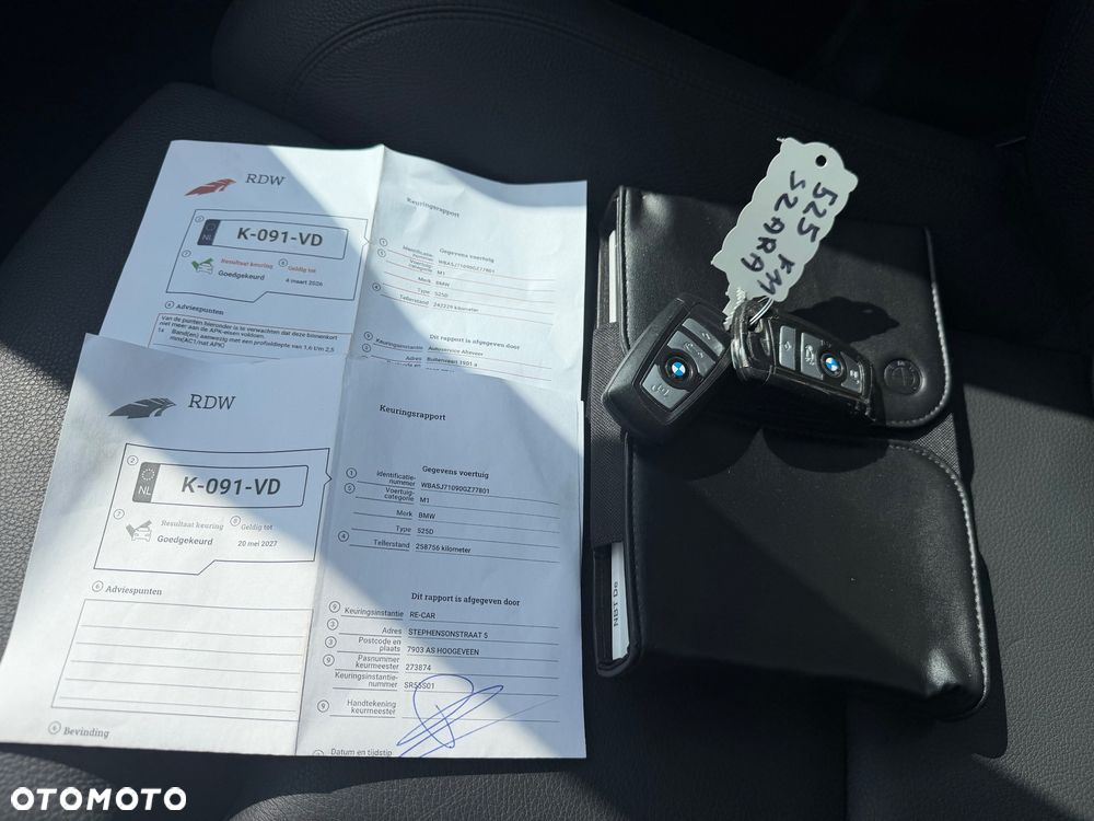 BMW Seria 5 525d Luxury Line - 38