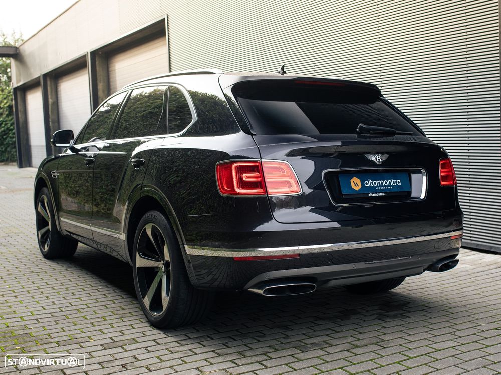 Bentley Bentayga W12 Mulliner - 11