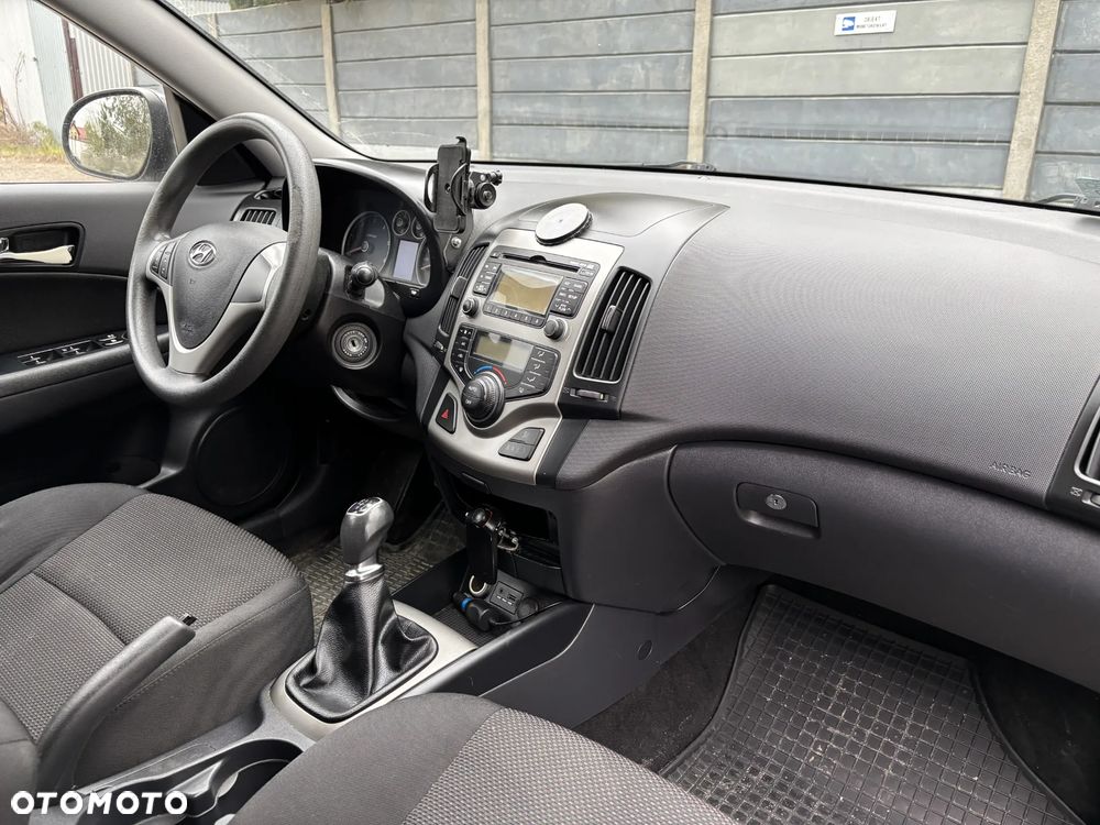 Hyundai i30 1.6 CRDi Comfort - 17