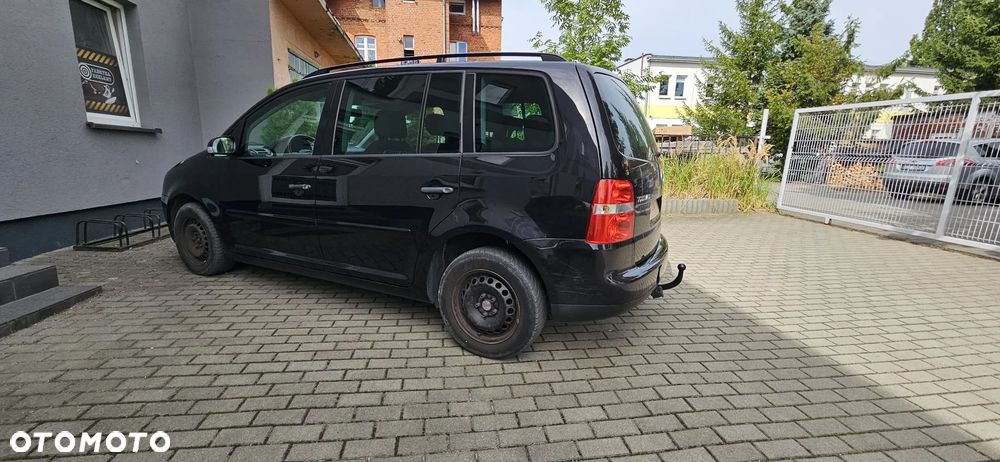 Volkswagen Touran - 22