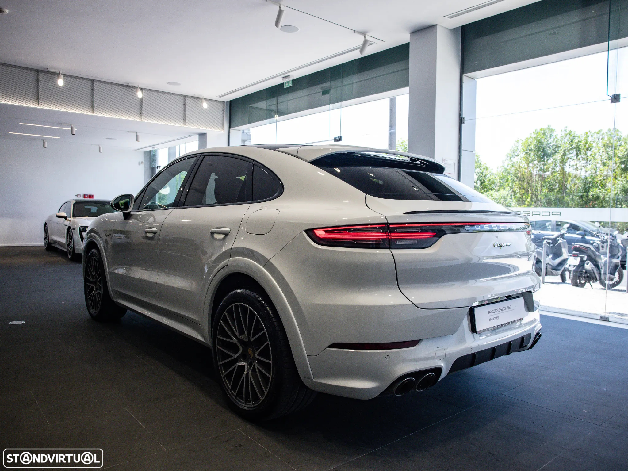 Porsche Cayenne Coupé E-Hybrid - 11