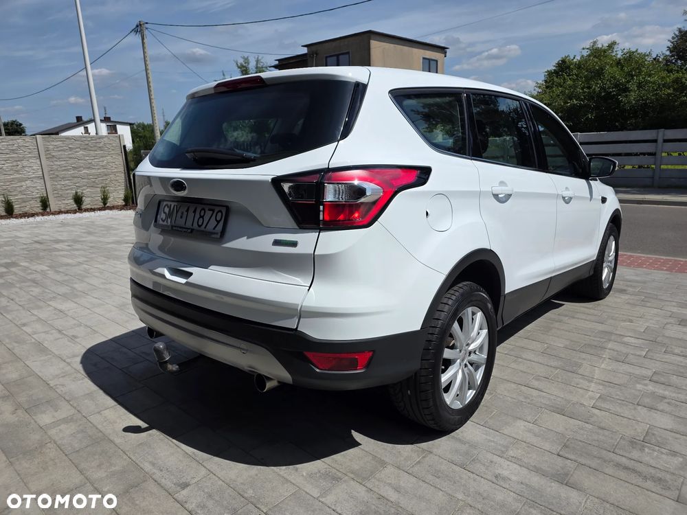 Ford Kuga 1.5 EcoBoost 2x4 Trend - 3