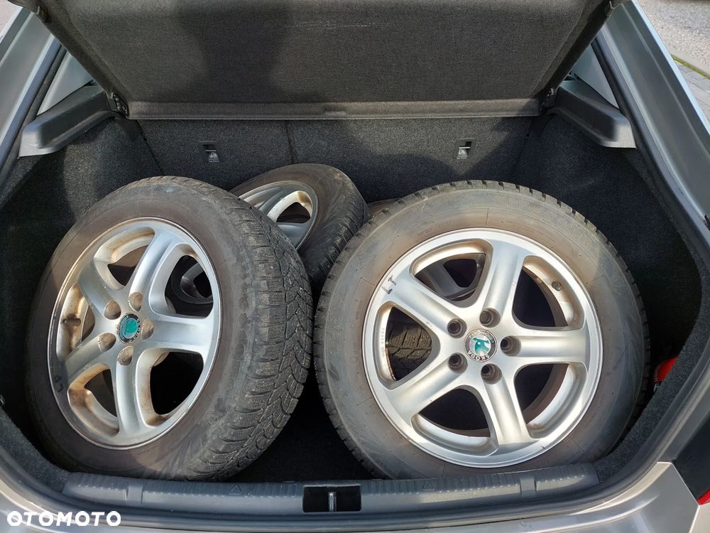 Skoda RAPID 1.2 TSI Ambition - 25