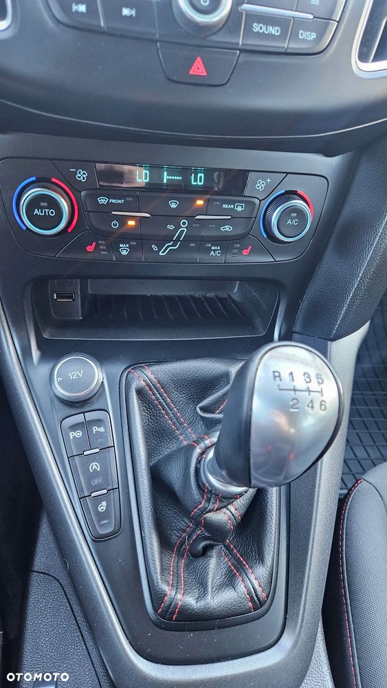 Ford Focus 2.0 TDCi ST-Line Red ASS - 17