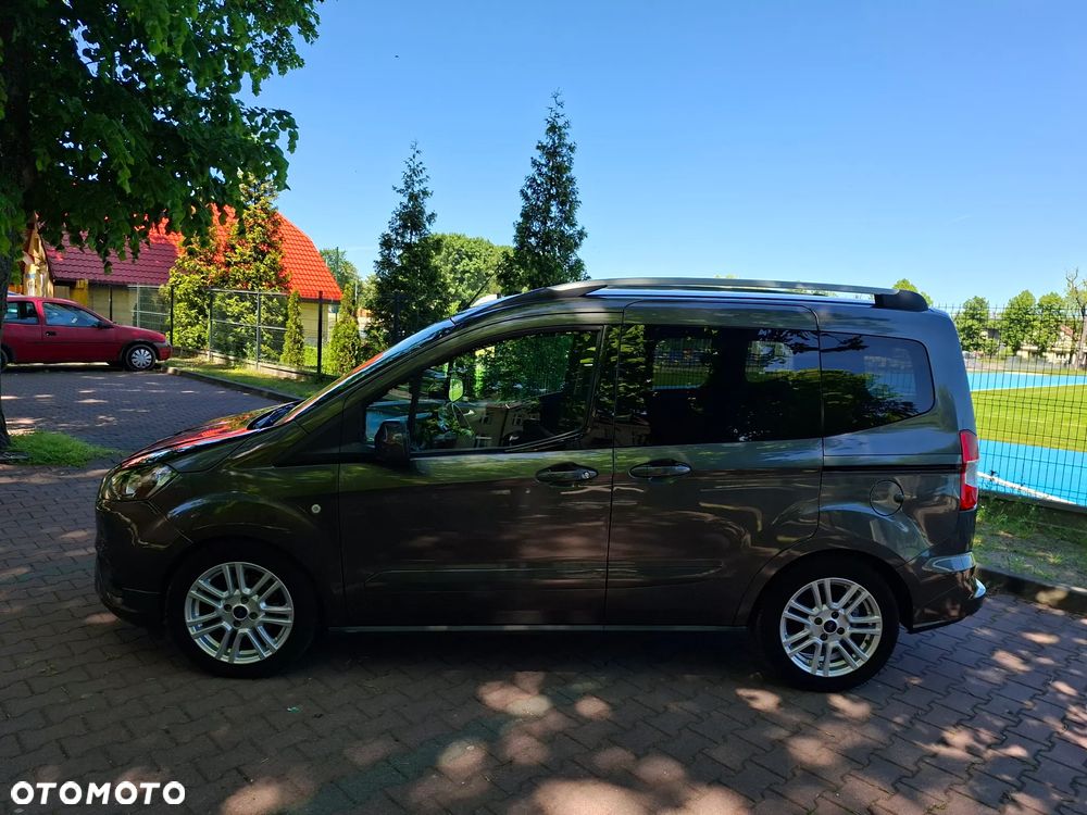 Ford Tourneo Courier 1.5 TDCi S&S Titanium - 4