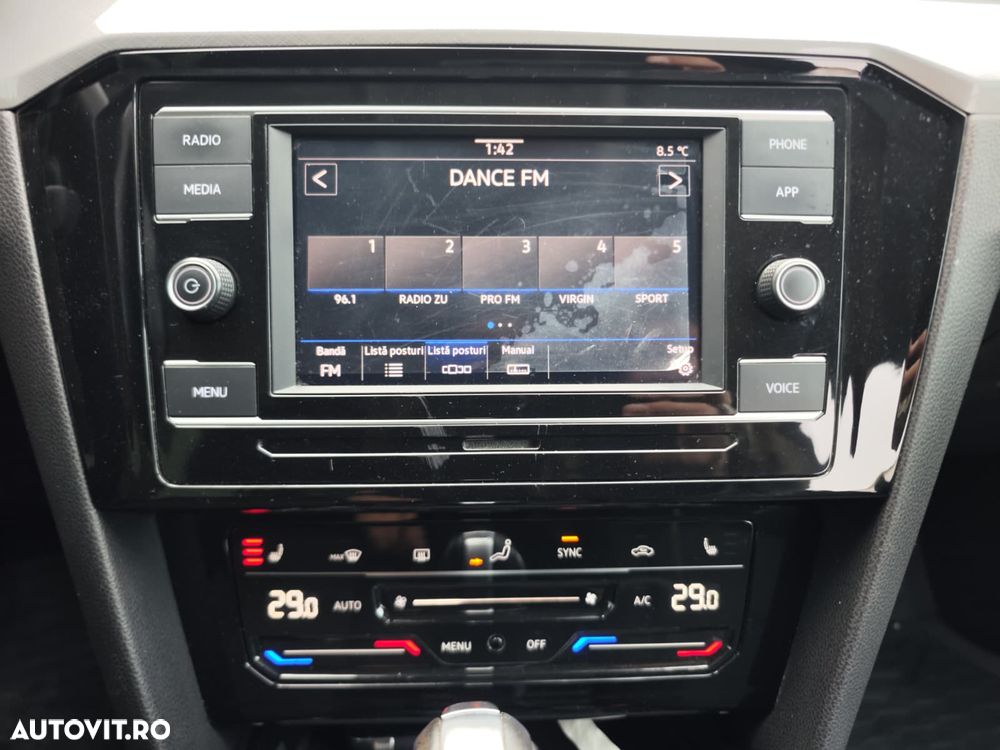 Volkswagen Passat - 18