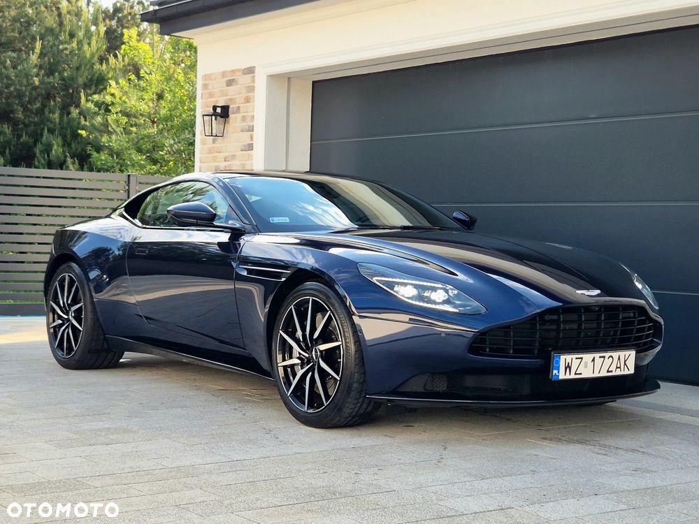 Aston Martin DB11 - 1