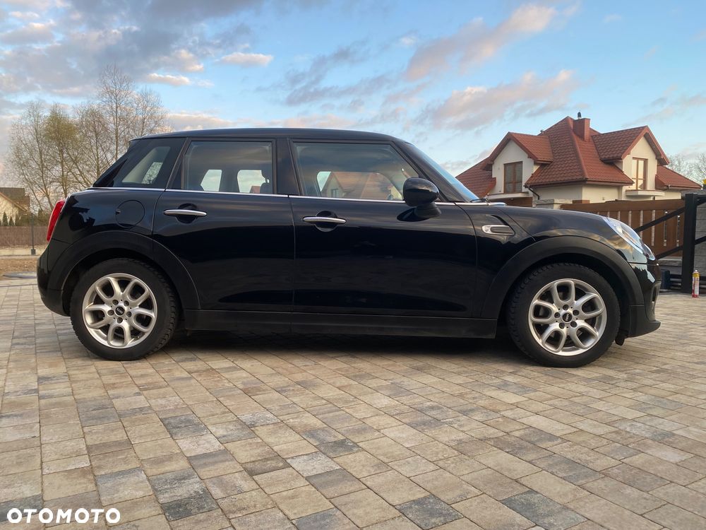 MINI Cooper Essential Trim - 5