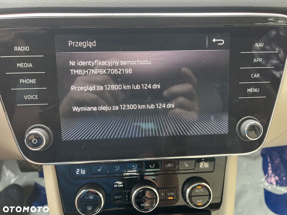 Skoda Superb 2.0 TDI DSG Premium Edition - 19