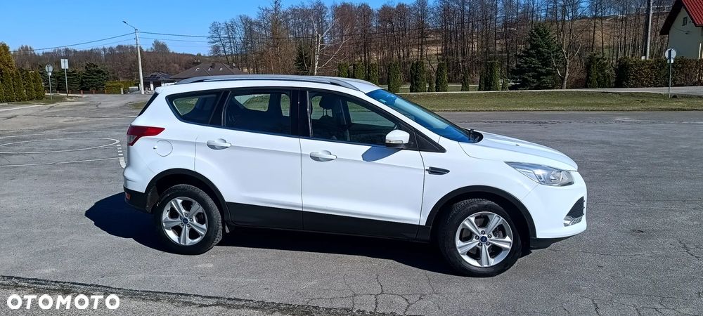 Ford Kuga 2.0 TDCi 2x4 Titanium - 35