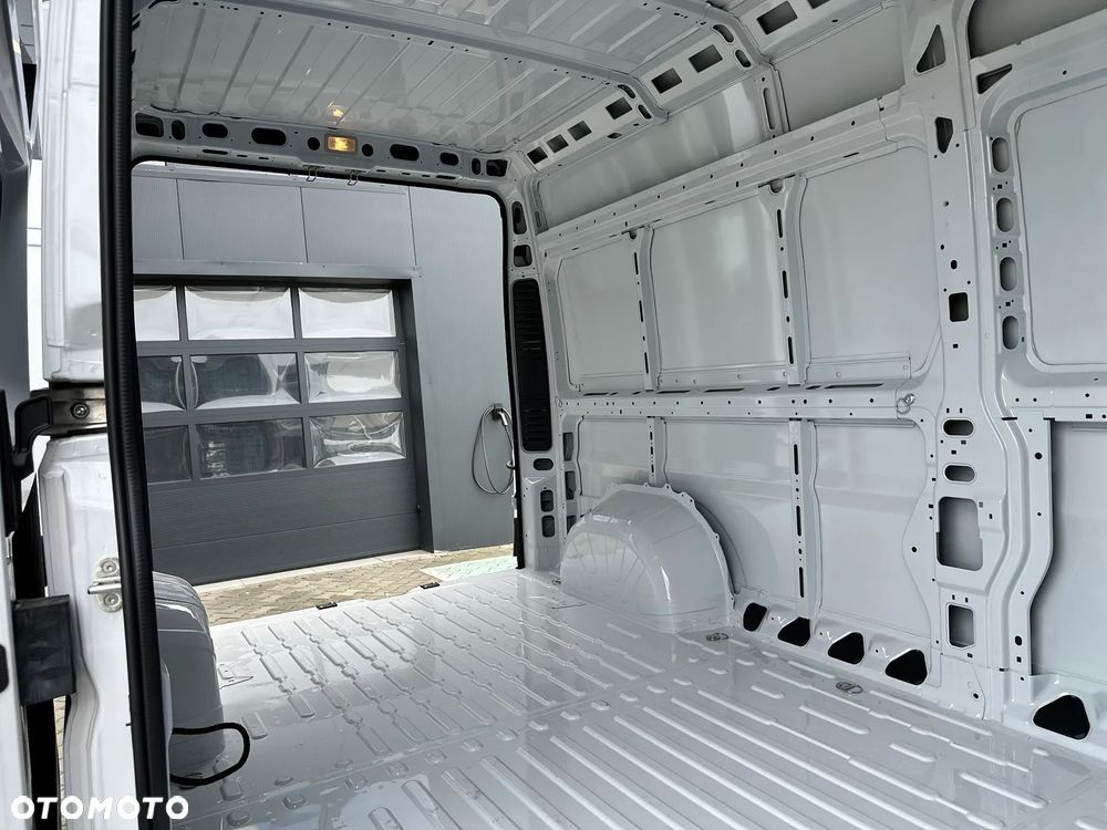 Opel MOVANO Furgon L3H2 3.5T  Diesel 2.2 140 KM Manual - 15