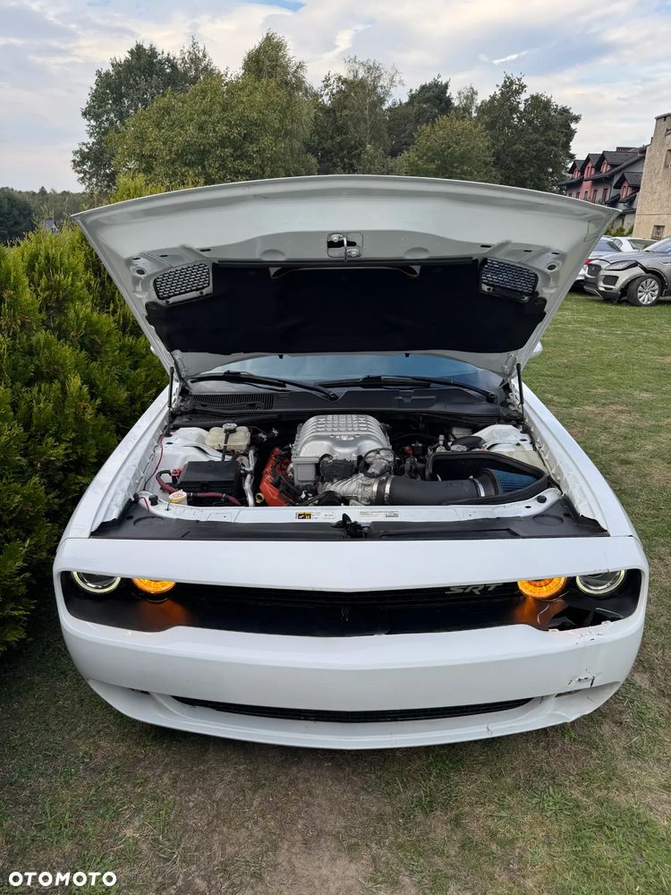 Dodge Challenger - 25