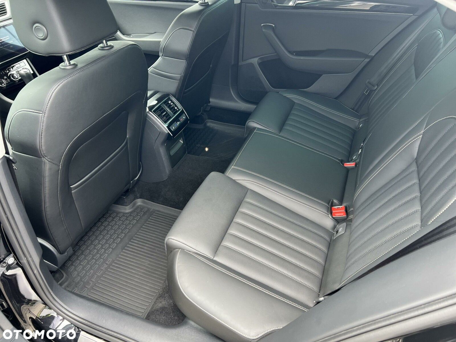 Skoda Superb 2.0 TSI 4x4 L&K DSG - 11