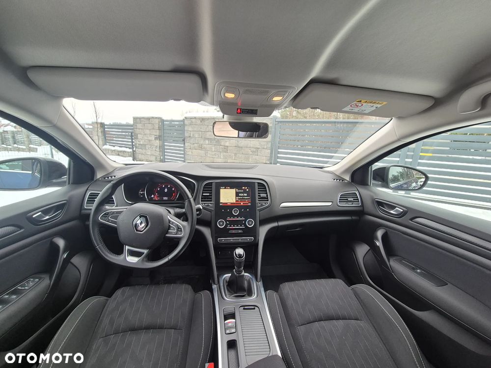 Renault Megane TCe 140 GPF LIMITED - 17
