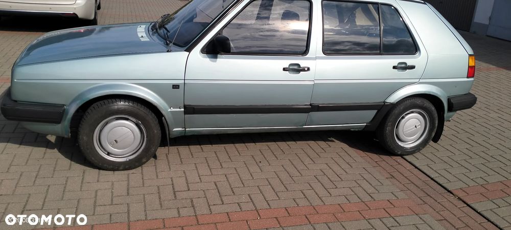 Volkswagen Golf 1.6 CL D - 1