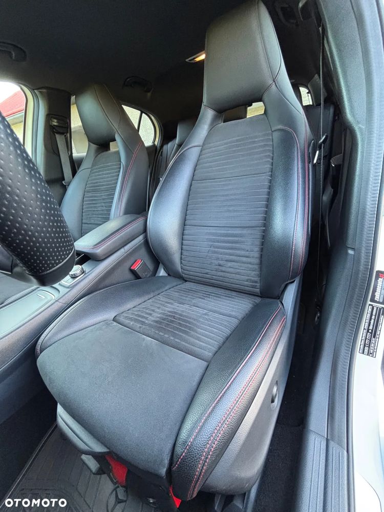 Mercedes-Benz GLA 200 7G-DCT AMG Line - 17